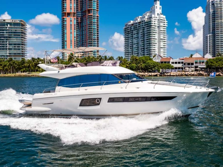 Verhuur Jacht Prestige Yachts met vaarbewijs