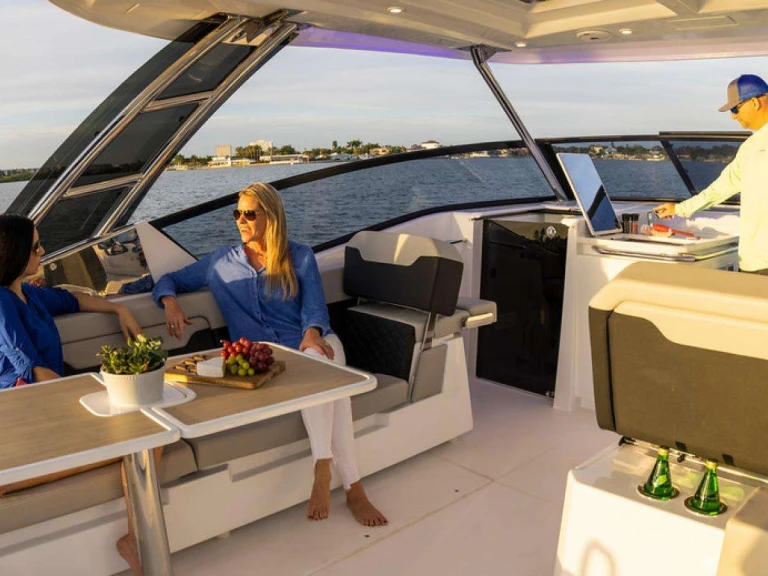 Bootverhuur Aquila Selesticat in Port Fréjus via SamBoat