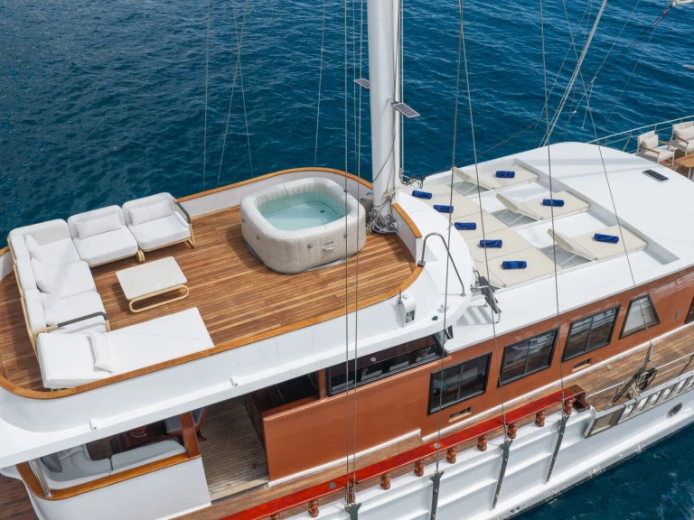 Bootverhuur Split goedkoop Phoenix Bronze