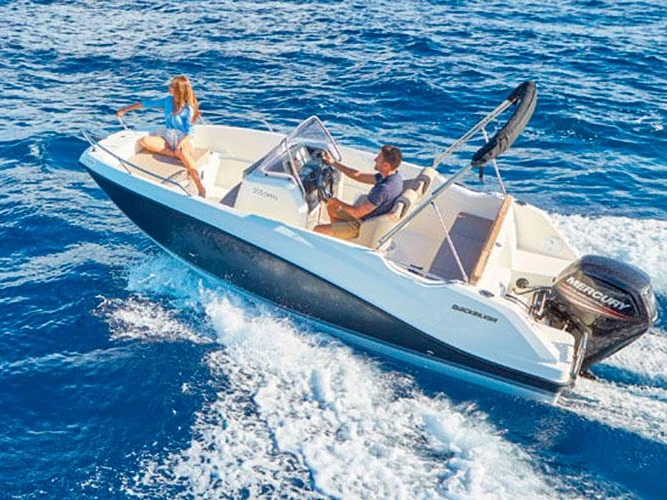 Bootverhuur Saint-Laurent-du-Var goedkoop Activ 555 Open