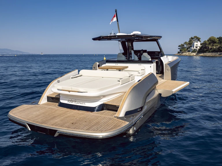 Huur een Solaris Power Solaris Power Open 44 in Monaco