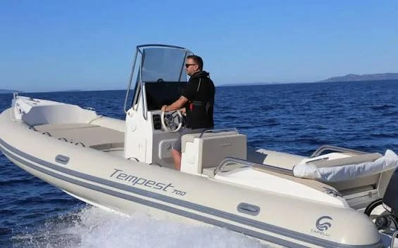 RIB te huur in Port-Haliguen voor de beste prijs