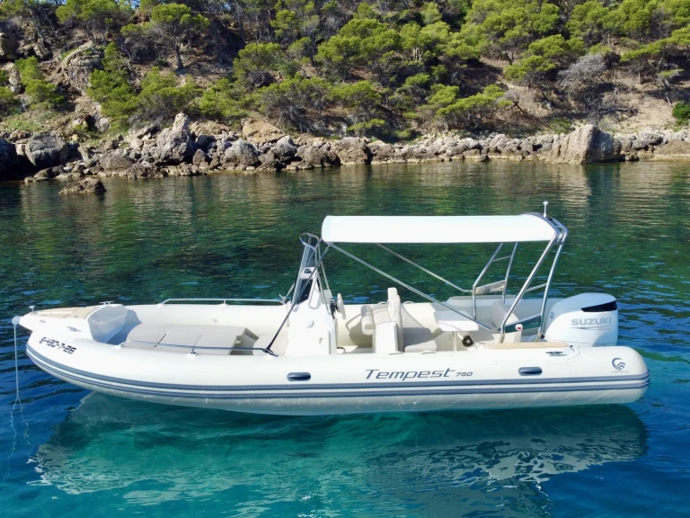 Bootverhuur Capelli Tempest 650 in Roses via SamBoat