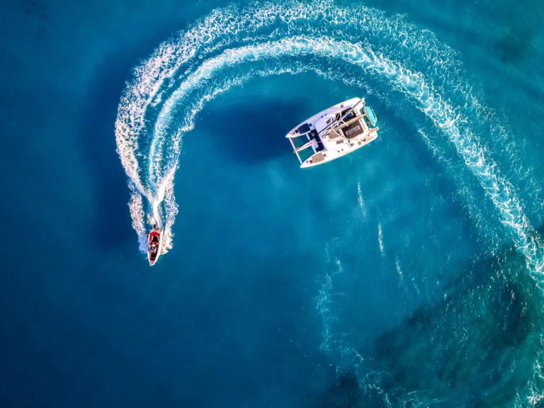 Verhuur Catamaran Lagoon met vaarbewijs
