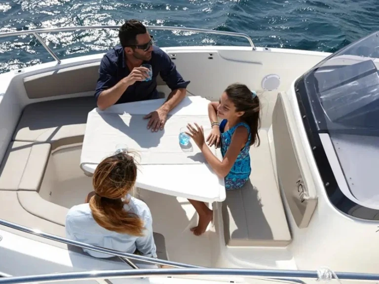 Verhuur Motorboot Quicksilver met vaarbewijs