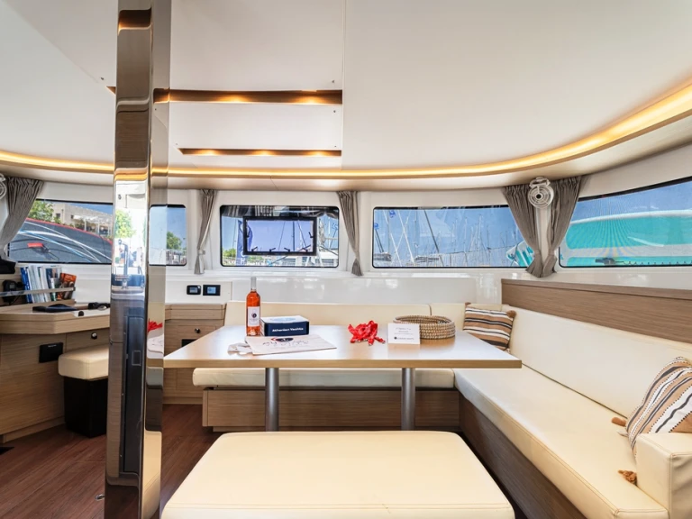 Bootverhuur Piso Livadi goedkoop Lagoon 46