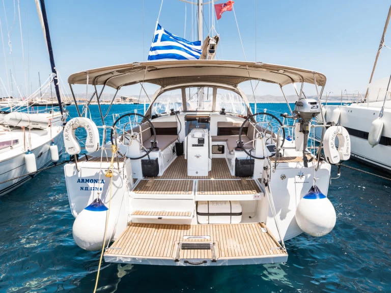 Bootverhuur Jeanneau Sun Odyssey 440 in Lávrio via SamBoat