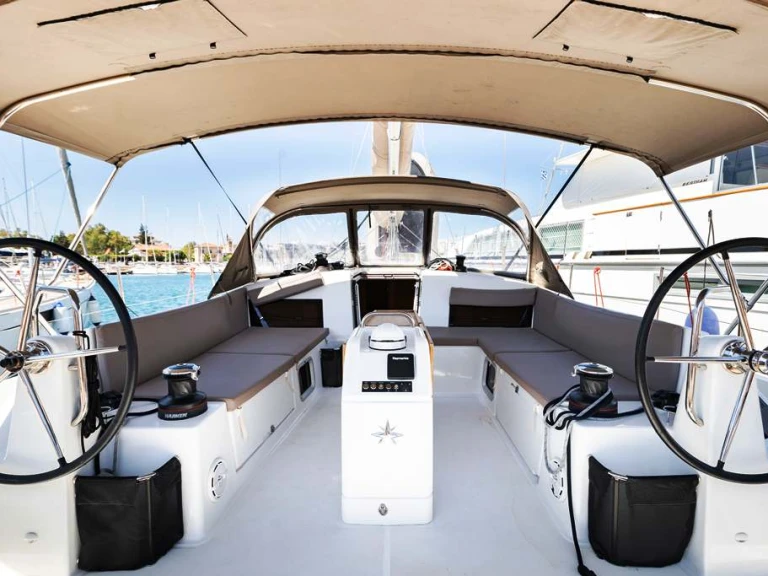 Jachthuur in Néa Péramos - Jeanneau Sun Odyssey 490 via SamBoat