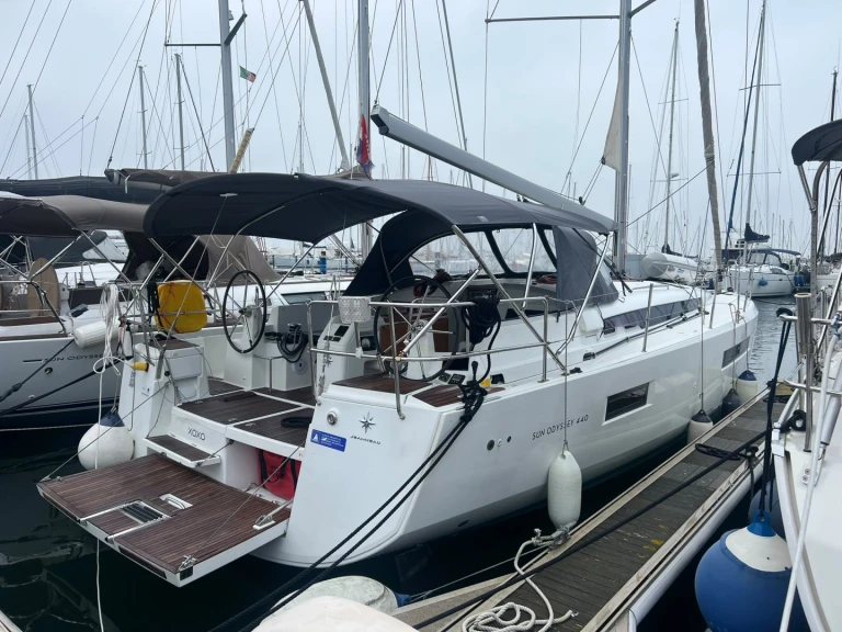 Jeanneau Sun Odyssey 440 te huur van particulier of professional in San Vincenzo