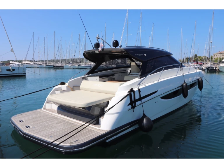 Verhuur Motorboot Focus met vaarbewijs