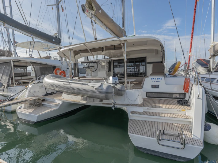 Bootverhuur Rhodes (City) goedkoop Lagoon 42