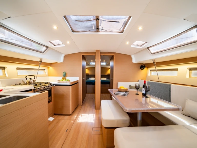 Bootverhuur Lávrio goedkoop Sun Odyssey 490