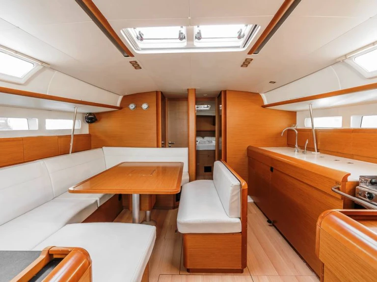 Verhuur Zeilboot Jeanneau met vaarbewijs