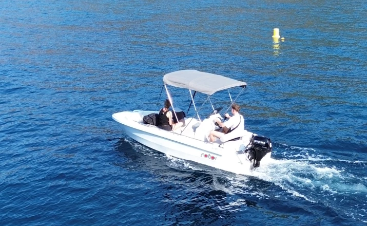 Verhuur Motorboot ROTO met vaarbewijs