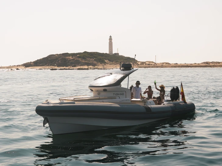 Verhuur RIB in Puerto De Barbate - Pirelli PZero 1100 Cabin