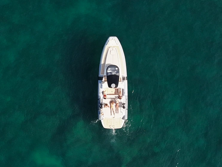 Bootverhuur Pirelli PZero 1100 Cabin in Puerto De Barbate via SamBoat