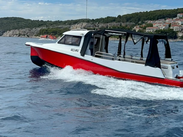 Motorboot te huur in Hvar voor de beste prijs