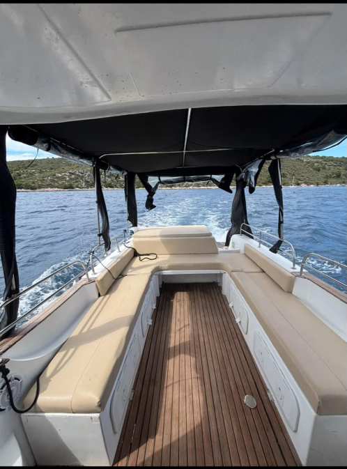 Huur een Sea Thunder 9 Bakan in Hvar