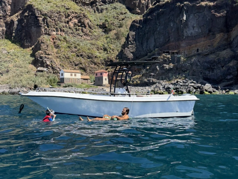 Bootverhuur Meta Boats 650 Open in Porto do Funchal via SamBoat