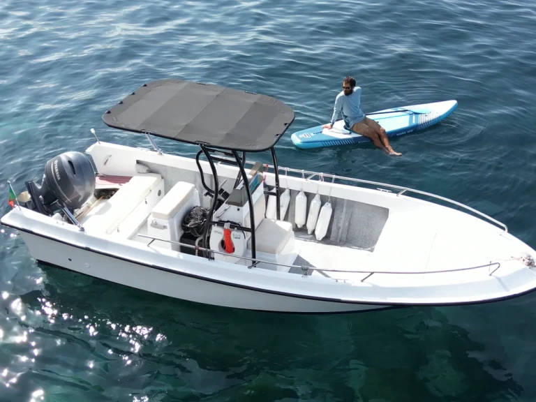 Motorboot te huur in Porto do Funchal voor de beste prijs