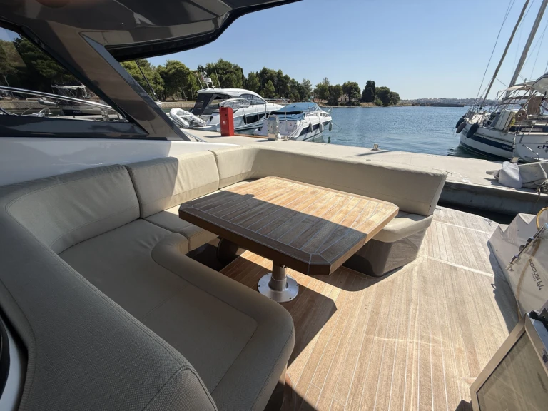 Verhuur Motorboot Focus met vaarbewijs