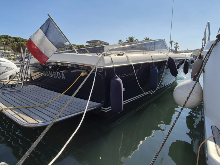 Huur een Itama 40 in Port Grimaud