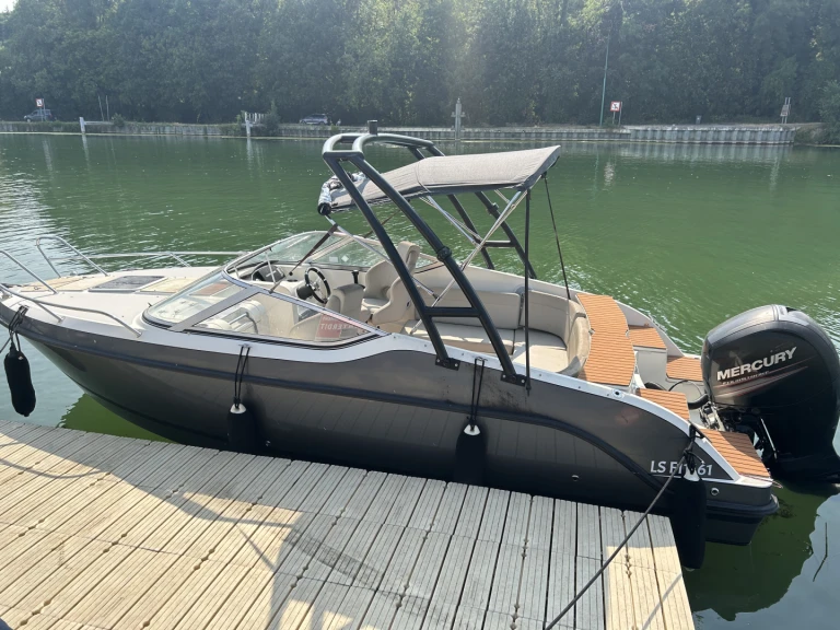 Verhuur Motorboot Quicksilver met vaarbewijs