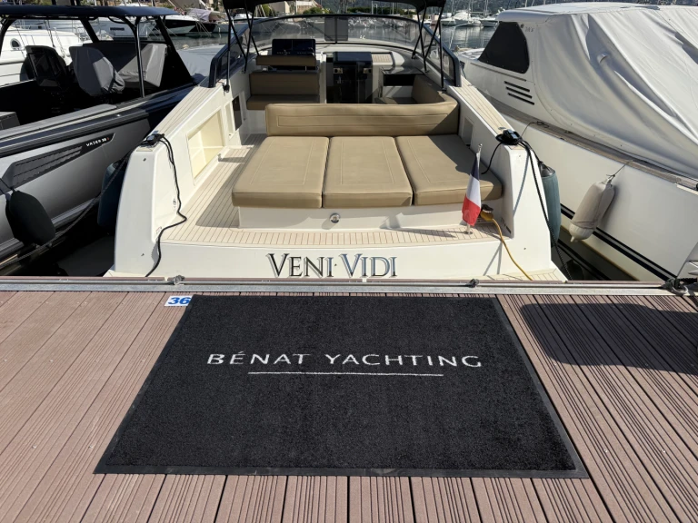 Bootverhuur Saint-Tropez goedkoop VanDutch 40