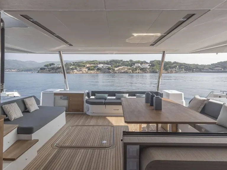 Jachthuur in Porto-Vecchio - Fountaine Pajot Samana 59 via SamBoat