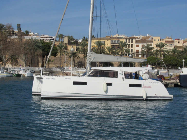 Catamaran te huur in Port-Saint-Louis-du-Rhône voor de beste prijs