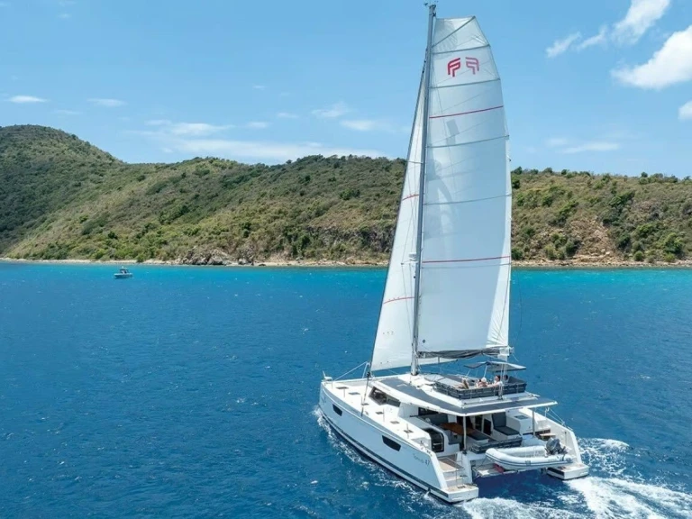 Huur Catamaran met of zonder schipper Fountaine Pajot in Calliaqua Bay