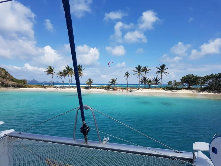 Jachthuur in Calliaqua Bay - Fountaine Pajot Tanna 47 via SamBoat