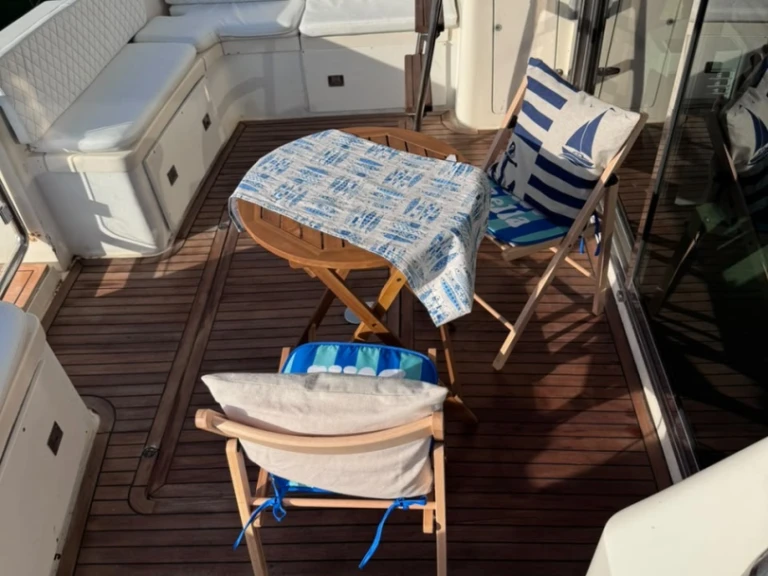Huur Motorboot met of zonder schipper Ferretti in Rrethi i Vlorës