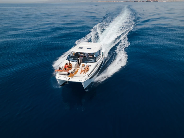 Huur Motorboot met of zonder schipper Aquila in Barcelona