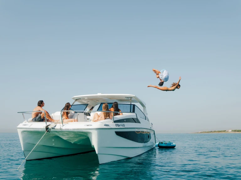 Huur een Aquila Aquila 36 Sport in Barcelona