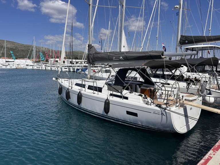 Huur een Hanse Hanse 388 in Seget Donji