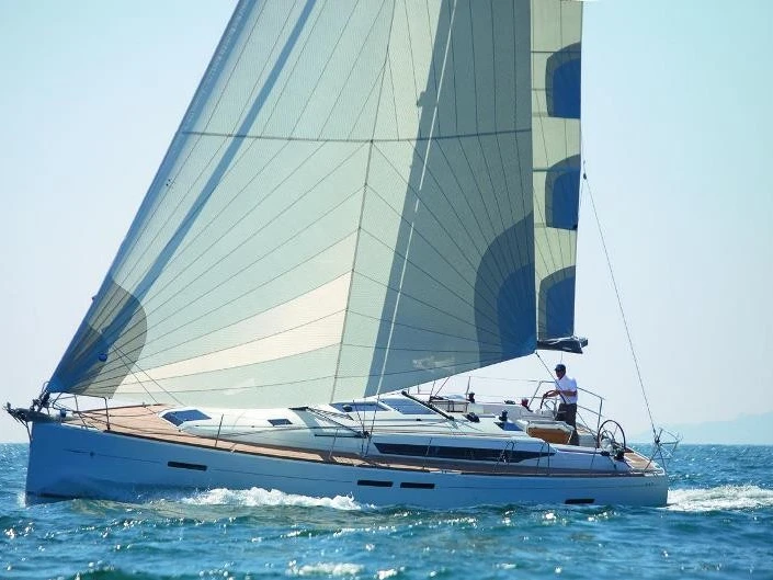 Zeilboot te huur in Gouviá voor de beste prijs
