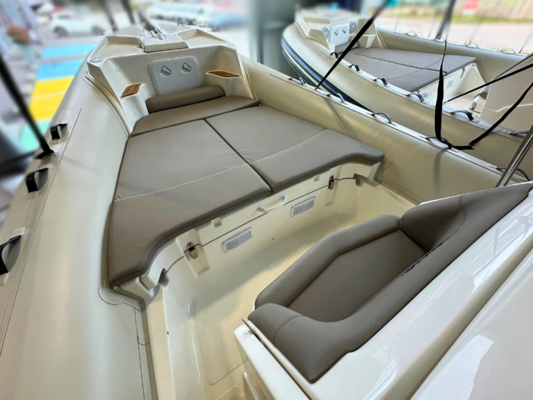 Bootverhuur Lomac Lomac 790 IN in Ajaccio via SamBoat