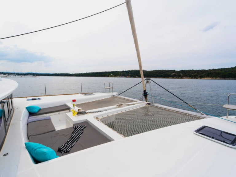 Verhuur Catamaran Lagoon met vaarbewijs