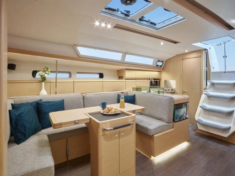 Bootverhuur Jeanneau Sun Odyssey 449 in Gouviá via SamBoat