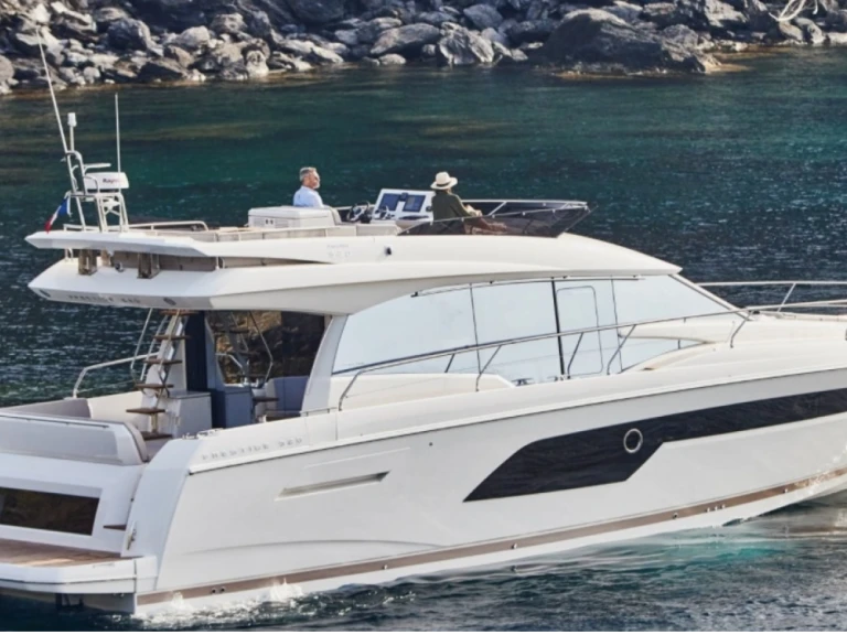 Bootverhuur Jeanneau Prestige 52 anno 2023 in Salerno via SamBoat