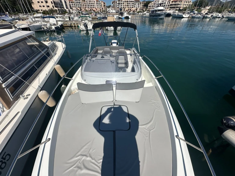 Huur een Jeanneau Cap Camarat 7.5 WA Serie 2 in Cogolin