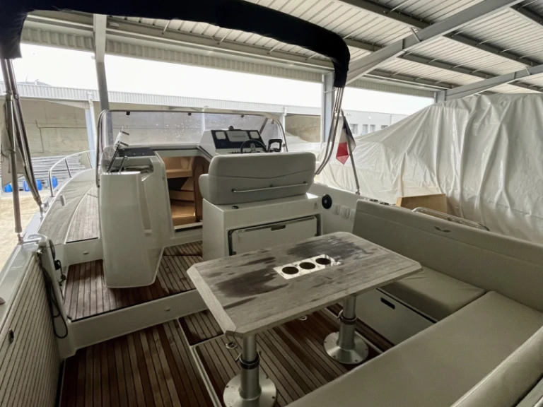 Huur Motorboot met of zonder schipper Bénéteau in Ajaccio