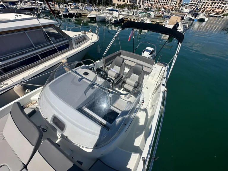 Motorboot te huur in Cogolin voor de beste prijs