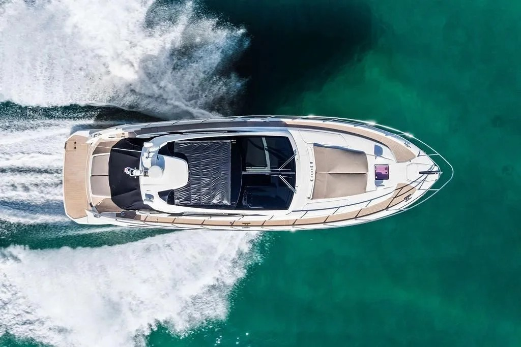 Azimut Atlantis 48 te huur van particulier of professional in City of Cape Town