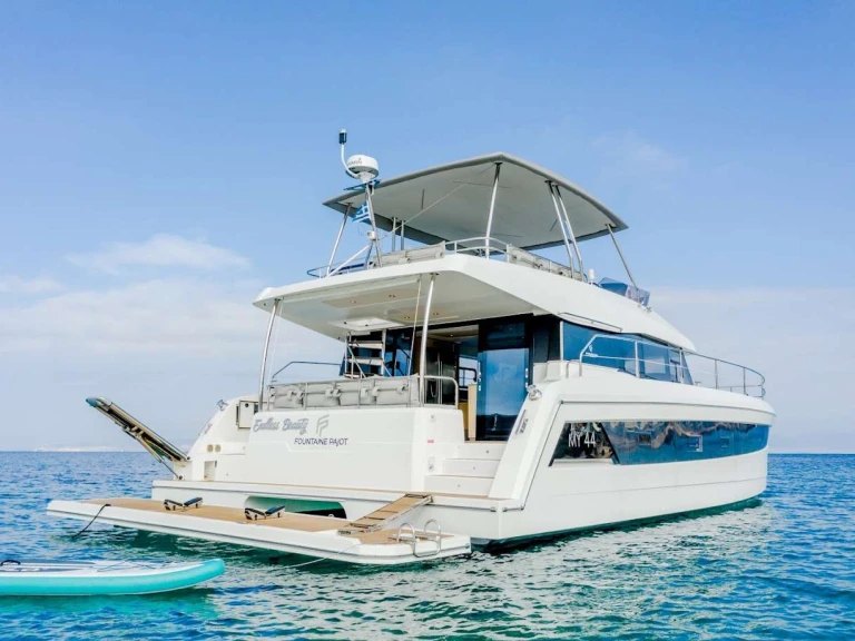 Verhuur Jacht Fountaine Pajot met vaarbewijs