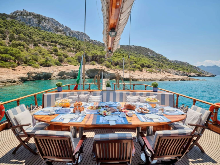 Ege Yat MYRA te huur van particulier of professional in Athene