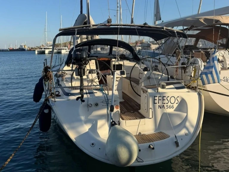Huur een Bavaria Bavaria 42 Cruiser in Lávrio