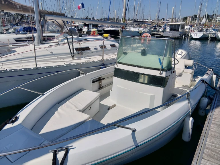 Verhuur Motorboot Jeanneau met vaarbewijs