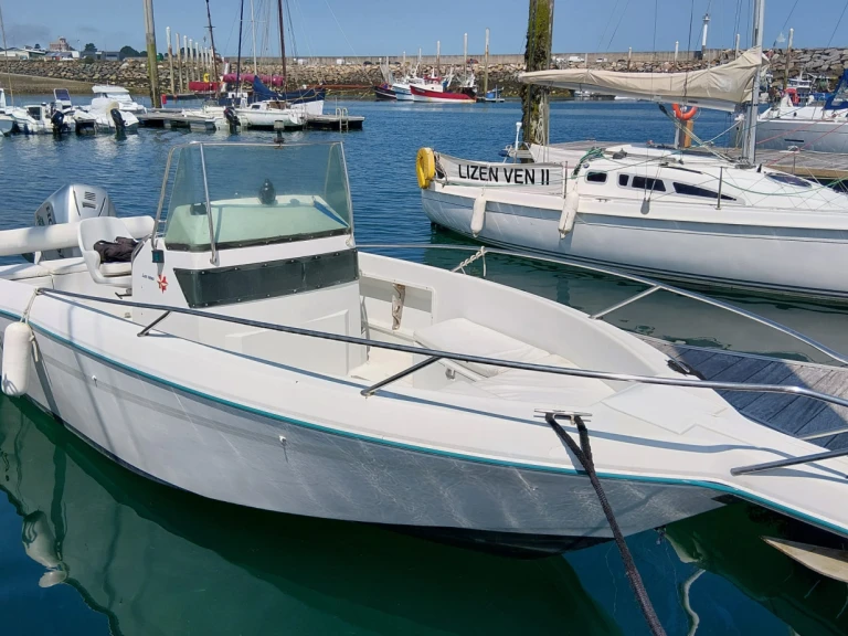 Bootverhuur Saint-Quay-Portrieux goedkoop Cap Camarat 675